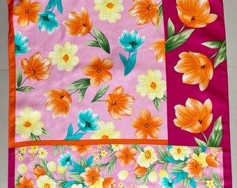 Sciarpa di seta vintage Oscar De La Renta: bandana con stampa floreale (21x21)