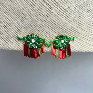 Vintage Christmas Gift Earrings, Gold Tone Clear Rhinestones Clip on Earrings, Christmas Jewelry, Gift for Her.