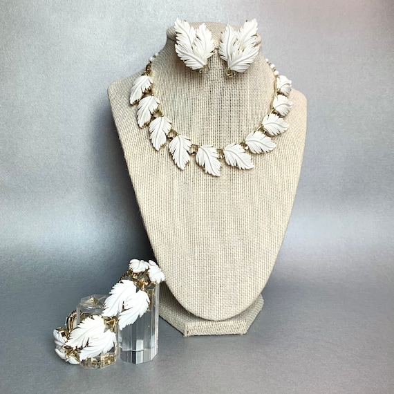 Lisner on sale vintage jewelry