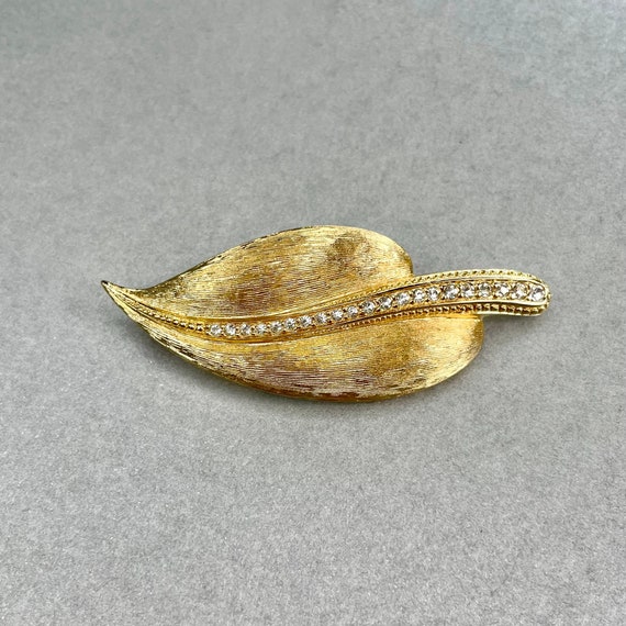 Vintage Christian Dior Leaf Brooch, Gold Tone Cle… - image 2
