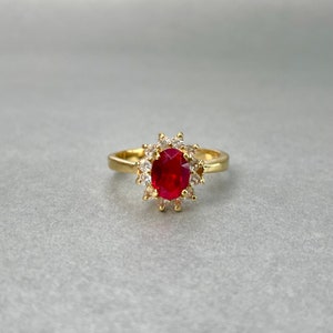 Vintage Rot Oval Kristall Ring, Gold Ton Rot und Klar Strass Größe 8 3/4 Ring, Nachlass Modeschmuck, Geschenk für Sie.