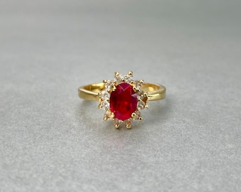 Vintage Red Crystal Ring: Gold Tone Rhinestone Estate Jewelry, Size 8 3/4