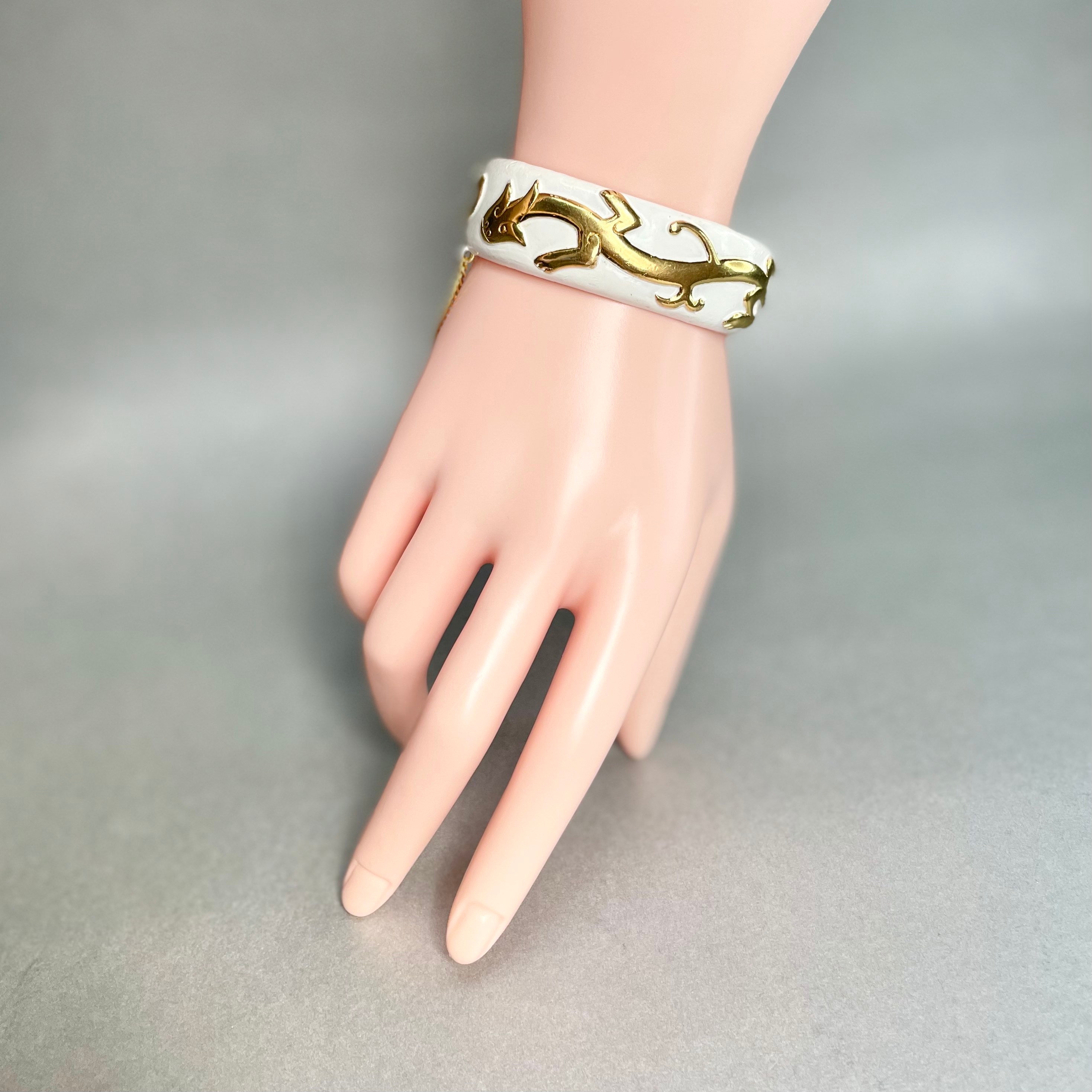 Amazon.com: STKTFKK Hunge Game Charm Bracelet Original Design Hungr Gams  Bracelet Gifts for Men Woman Girl: Clothing, Shoes & Jewelry