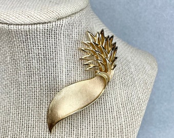 Vintage Crown Trifari Feather Brooch, Gold Tone Long Wide Pin, Signed Costume Estate Jewelry, Gift for Her.