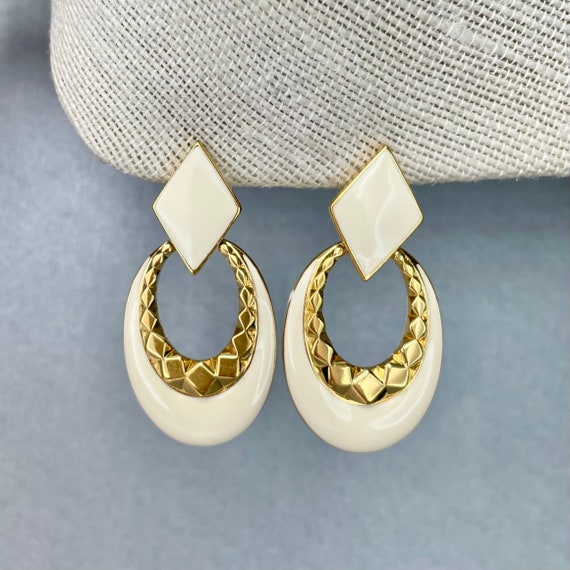 Boucle D'oreille Vintage Monet – Nœud Doré (un Seul Côté) – Occasion – Bijou Ancien De Marque
