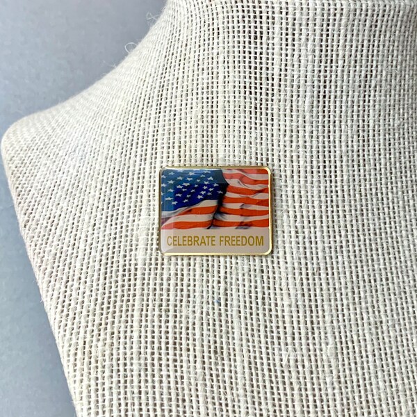 Vintage American Flag Pin, Gold Tone Small Miniature Lapel Scarf USA Flag Pin, Celebrate Freedom Patriotic America.