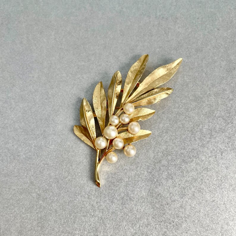 Vintage Crown Trifari Pearl Berries on Leaves Sprig Brooch, Gold Tone White Pearls Pin, Signed Estate Costume Jewelry, Gift for Her. image 2