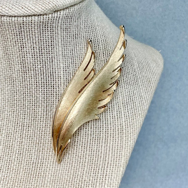 Vintage Crown Trifari Double Feather Brooch, Gold Tone Long Lapel Scarf Pin, Signed Costume Estate Jewelry, Gift for Her.