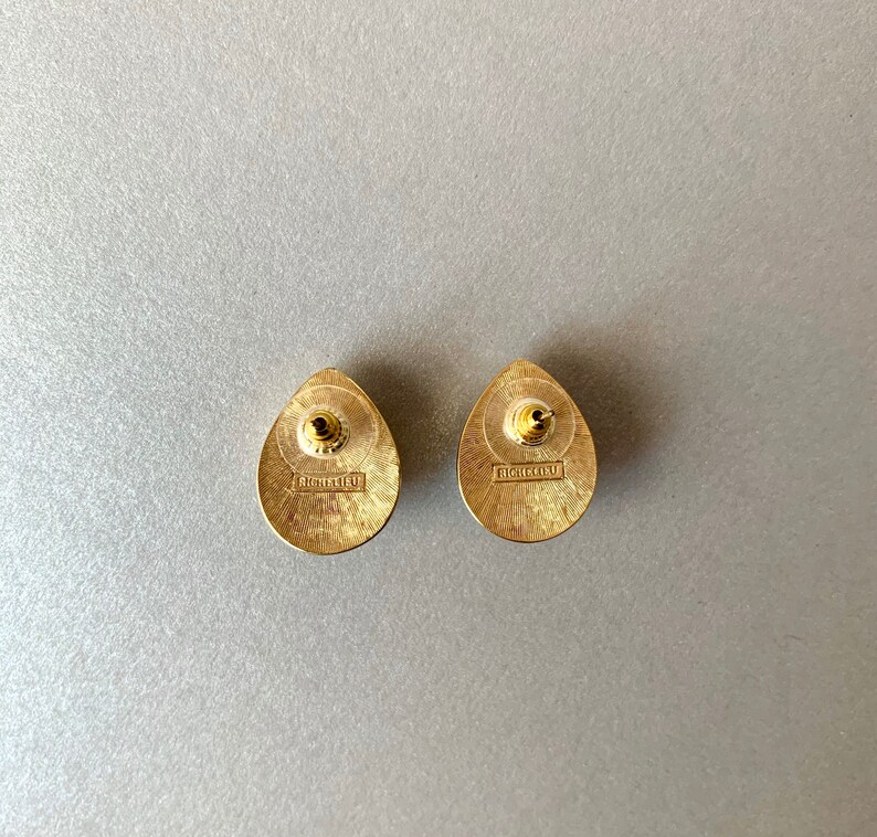 Costume Jewelry,Gift for Her. Delicate Wedding Earrings Vintage RICHELIEU Earrings Cream White Teardrop Gold Tone Earrings