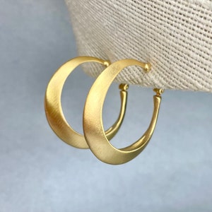 Vintage Kenneth J. Lane Hoops Earrings, Mate Gold Tone Thin Large Hoop Clip on Earrings, Signed Estate Jewelry, Gift for Her.