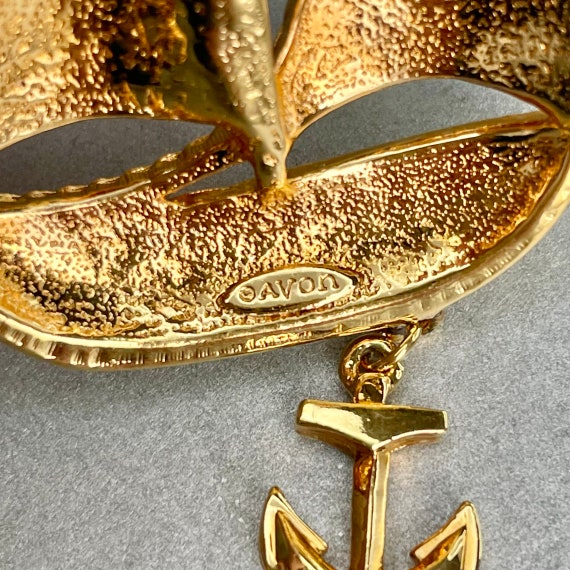 Vintage Avon Sailboat Pin, Gold Tone White Navy B… - image 5