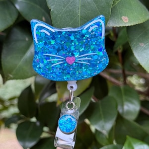 Blue Glitter Cat Badge Reel: Retractable Swivel Alligator Clip