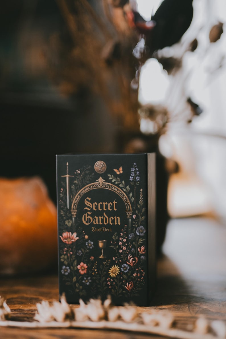 Secret Garden Tarot Deck – Botanical Renaissance Tarot Cards image 2