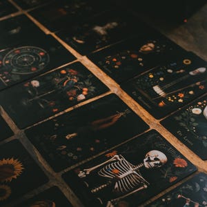 Secret Garden Tarot Deck – Botanical Renaissance Tarot Cards image 9