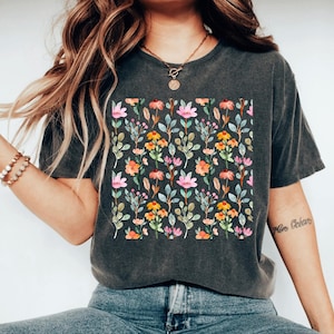 Wildflower Tshirt, Wild Flowers Shirt, Floral Tshirt, Flower Shirt, Gift for Women, Ladies Shirts, Best Friend Gift Shirt,Nature Lover Shirt