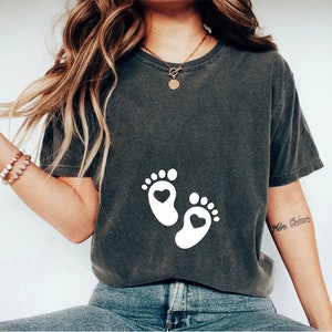 Pregnancy Announcement Shirt For Mama With Bear Paw Prints Pregnancy Announcement Shirt For Mama With Bear Paw Prints