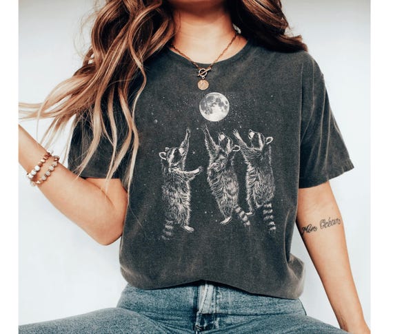 Raccoons Shirt, Raccoon Vintage Graphic Shirt, Retro Raccoon Moon Tee, Raccoon Lovers, Funny Raccoon Tee Trendy shirt Women
