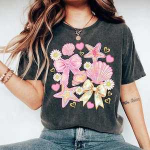 Pink Sea Shells 90s Vintage Style Tshirt, Retro Ocean Shell Shirt, Sea Lovers Shirt, Summer Ocean Shirts, Cute Sea Animal Tee Beaching