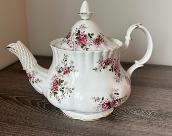 Vintage Royal Albert fine bone china lavender rose large teapot