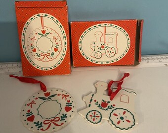 Vintage NWT Russ Olde Towne Ceramic Ornaments Deadstock Set Of Two