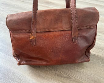 Sac à Main The Bridge En Cuir Marron Vintage Format A4 - Motif Arabesque En Relief