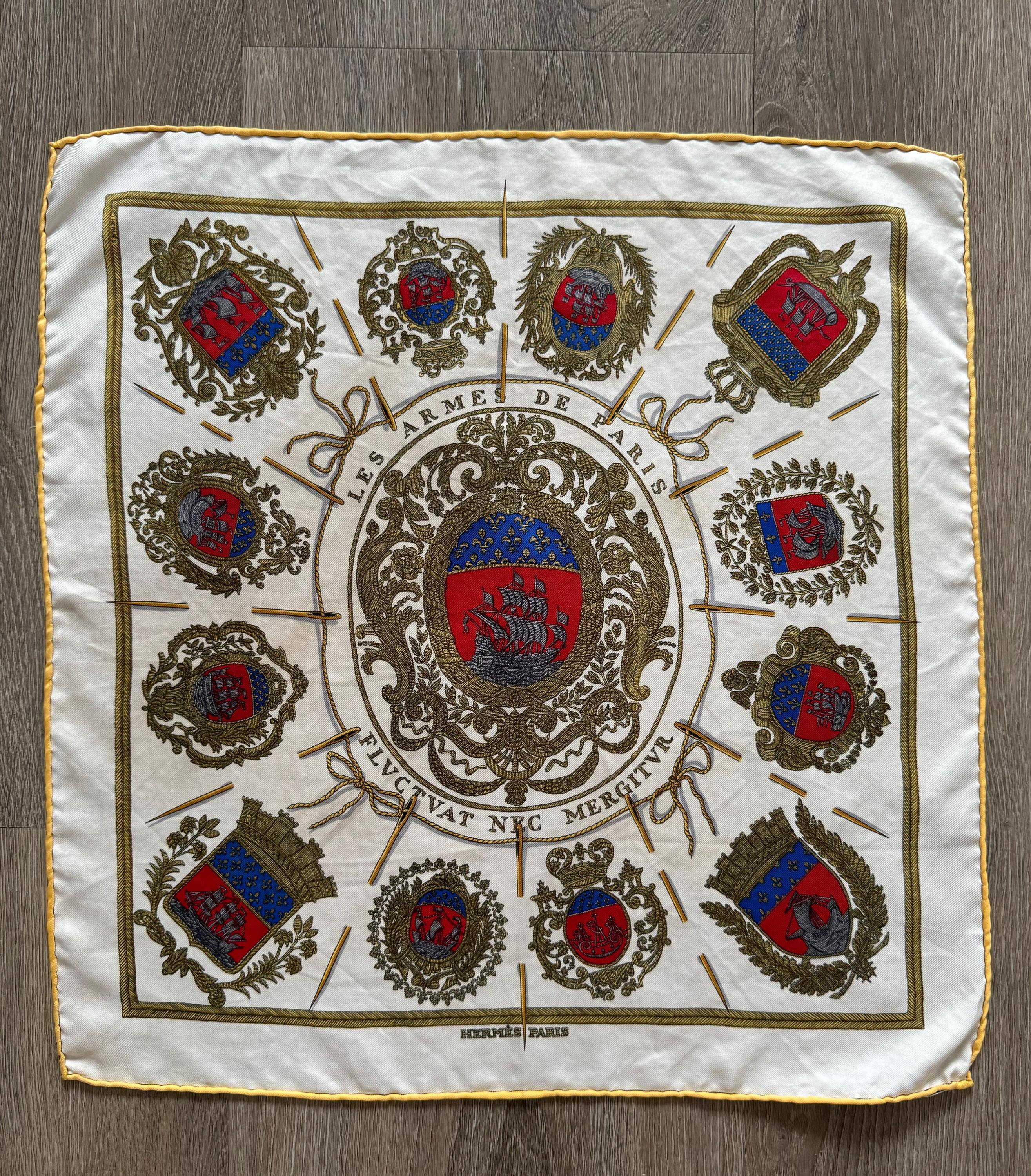HERMES LES ARMES DE PARIS スカーフ HERMES Paris Silk Scarf Les Arme De Paris Hugo Grygkar Very