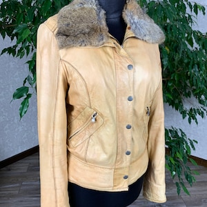 Mauritius Women’s Leather Jacket Beige Rabbit Collar Vintage AUTH Snap Zip Size 36 M