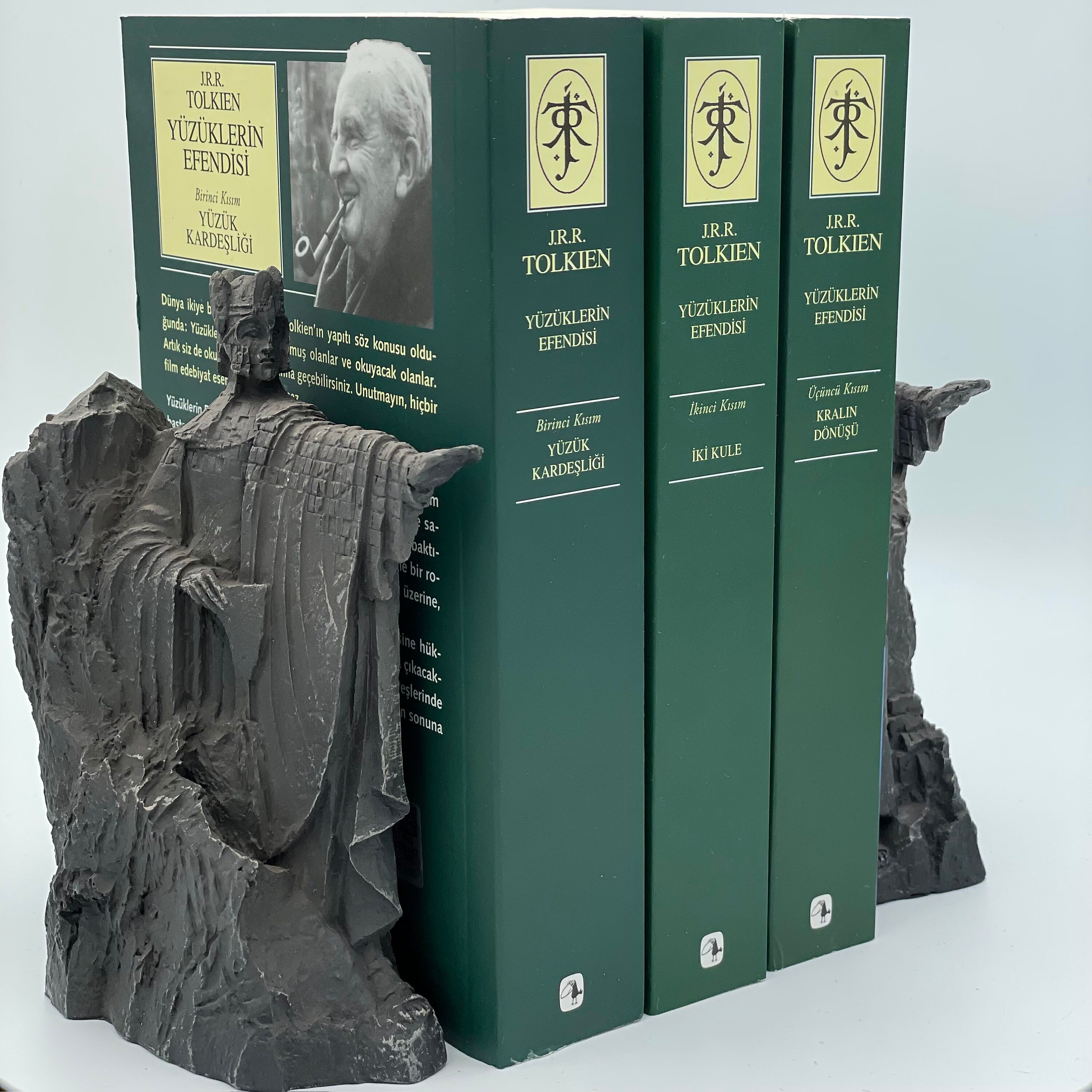 洋書 Lord of the Rings Book and Bookends Gift Sideshow Weta The Lord of the Rings Book and Bookends Gift