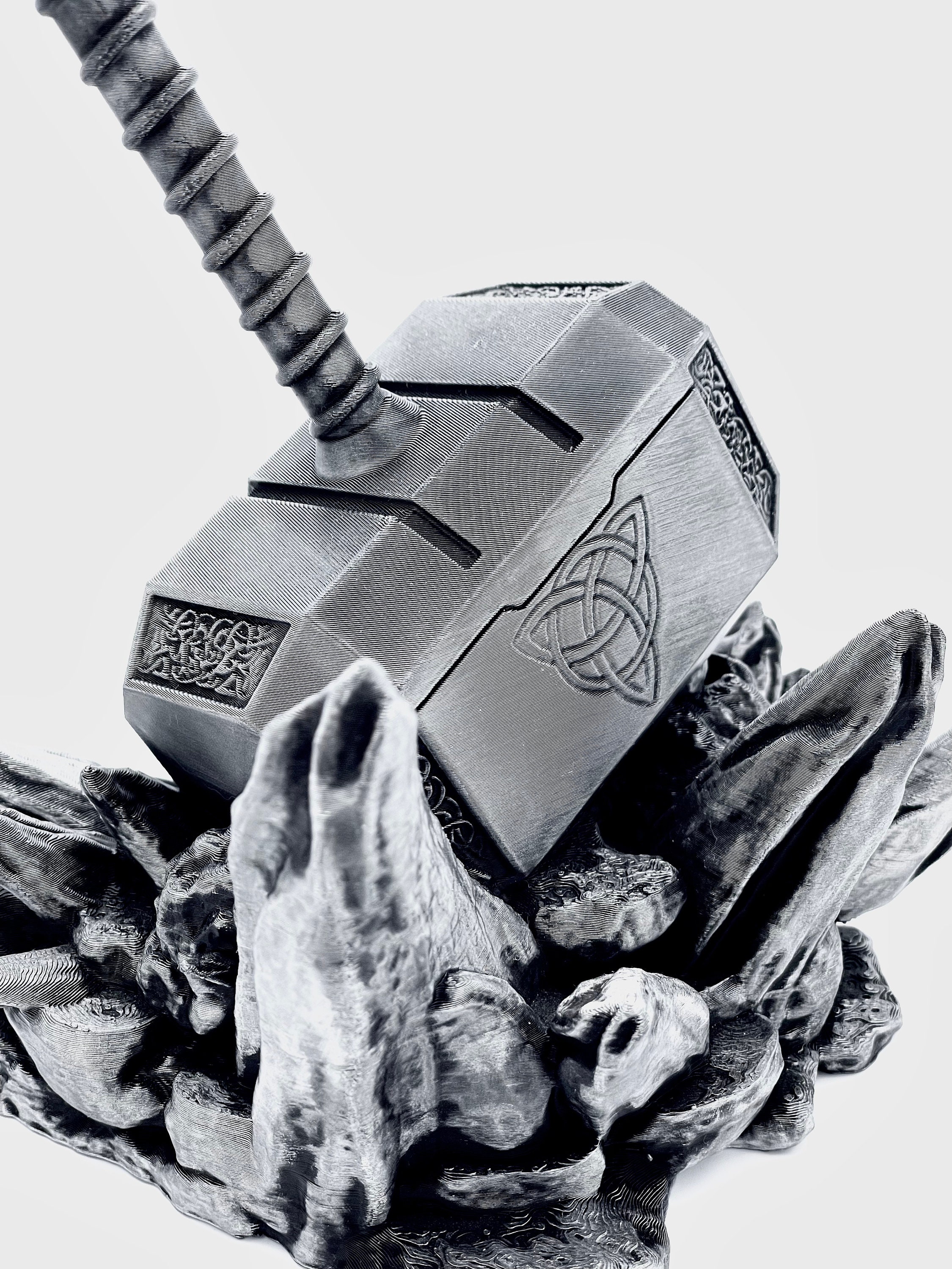 Confinement : Marvel lance un défi aux fans pour réaliser le marteau de Thor