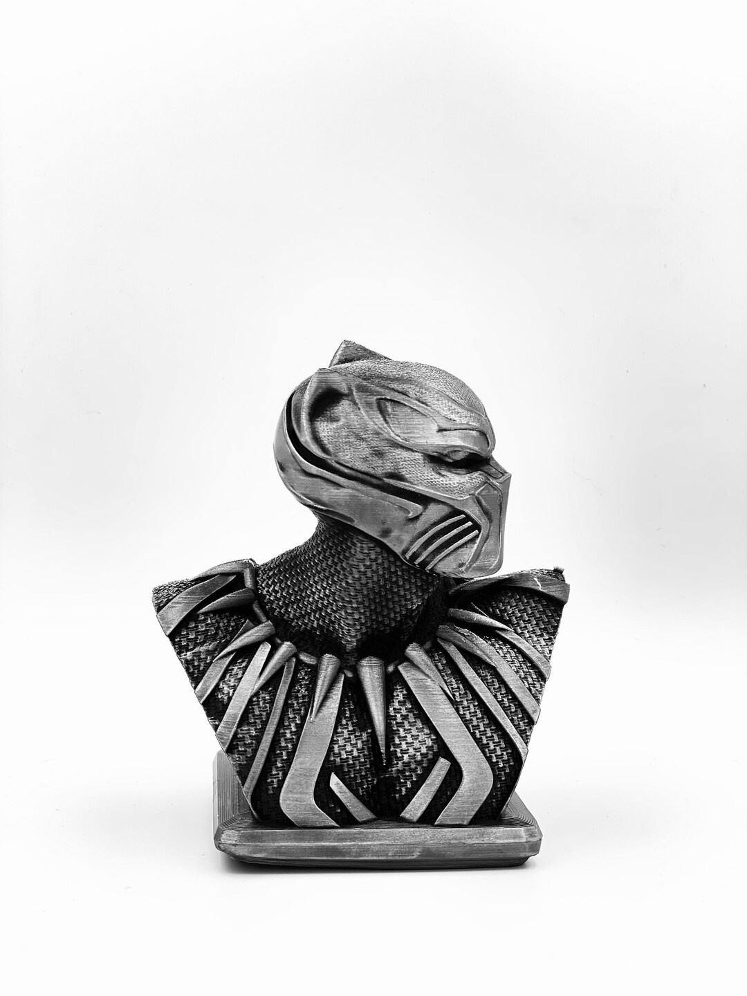 MCFARLANE TOYS - BLACK PANTHER BUST BANK DELUXE , BLACK PANTHER DELUXE BUST BANK