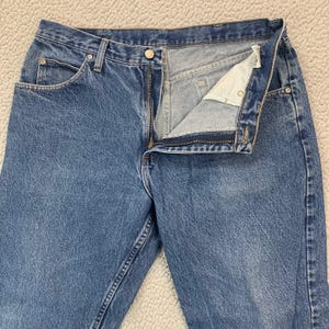 Vintage 1997 Wrangler Hero Jeans Herren 36x30 Blau Medium Wash Gerades Bein Bild 2