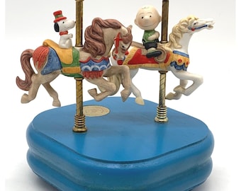 Vintage 1988 Willitts Peanuts Carousel Music Box Charlie Brown Snoopy Porcelain