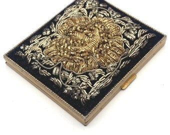 Schildkraut Makeup Compact Gold Black Vintage 1950s Treasures of India Case