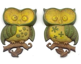 Vintage 1970 Sexton Owl Wall Decor Pair Green Yellow Chalkware Ceramic MCM Art