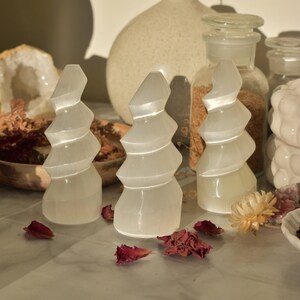Selenite spiral - Purification and serenity - Sacred altar - Self-knowledge - Divination - Wicca - Semi-precious stone - Intuition