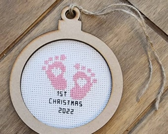 1st Christmas tree decoration. Babies 1st Christmas. 1st Christmas. Christmas babules. Handmade babules. Needle art. Cross stitch babules