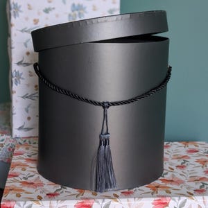 Luxury Round Gift Box Hat Box – Elegant Gifting Reimagined