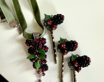 Miniatuur haarspeld braambes, sieraden van botanische kleibessen