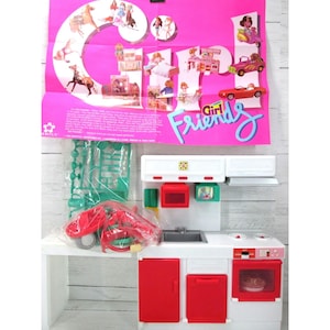 Vintage 90s Girl Friends Barbie Lights N Sounds Kitchen Meritus Play Set Red New in Box