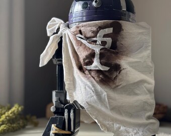 Brown & White patterned C-series droid poncho - Oga’s cantina theme