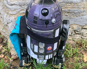 Red, black, and blue Credit half cape for droids
