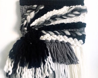 Black Hole Sun - Colgante de pared tejida a mano monocroma, gris blanco negro, arte de pared textil, tapiz texturizado