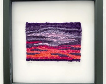 Violeta - Pared tejida a mano al atardecer enmarcada, decoración de habitación independiente, arte enmarcado boho, puesta de sol en la playa, arte de la pared textil