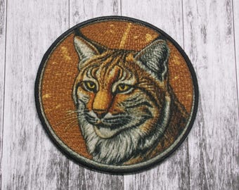 Bobcat Patch Iron-on Applique for Jacket, Clothing, Backpack, Wildlife Badge, fierce feline patch, predator emblem, outdoor nature explorer