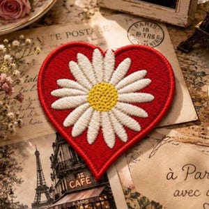 Heart Daisy Patch Iron-on Applique for Jacket, Clothing, Backpack, Tote Bag, Vest, flower love badge, retro romance patch, boho floral heart
