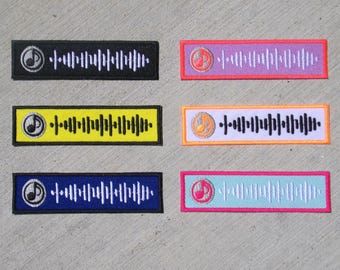 Benutzerdefinierter Code Musik Patch, scannbarer gestickter Patch, Aufbügler / Klettverschluss für Rucksäcke, Hüte, benutzerdefinierte Song Patches mit Scan Code