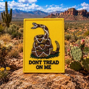 US Gadsden Flag Patch/Iron On Patch/Don't Tread on Me/Timber Rattlesnake/Biker Vest/Embroidered Sew On Applique for Clothing Jacket Backpack