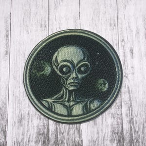 Gray Alien Patch Iron-on Applique for Jacket Clothes, Backpack, Extraterrestrial Badge, UFO patch, Xfiles Patch, Retro patch, Flying Saucer