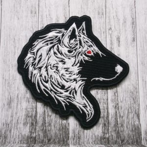 White Wolf Patch Embroidered Iron-on Applique for Jacket, Clothing, Backpack, Tote Bag, Vest, forest guardian, wilderness emblem, outdoor