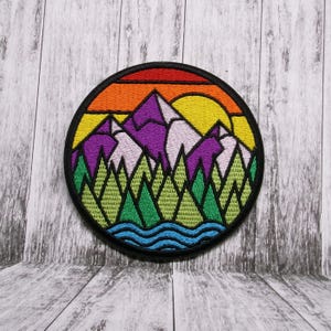 Retro Mountain Patch Embroidered Iron-On/Sew-On DIY Applique, Nature Badge, Seek Adventure, Camping, Hiking, Explore, National Park Emblem
